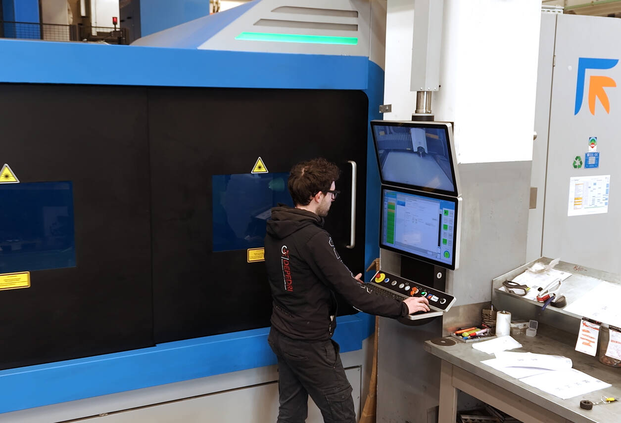 macchina per il taglio laser